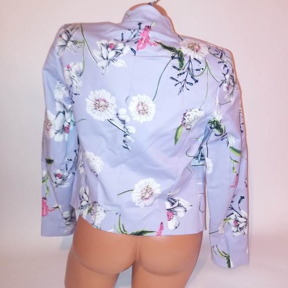 Simply Styled Blazer - Picture 7 of 8